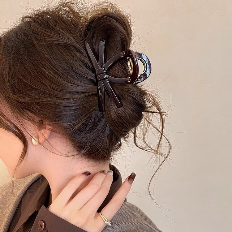 女性用チョコレートカラーリボンクリップ 2025 新しいハイエンドハーフタイヘアサメクリップ後頭部ヘアアクセサリー|undefined