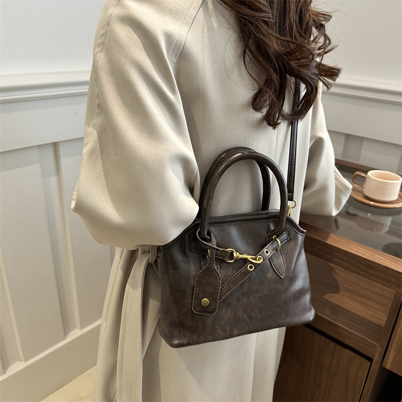 Nicho de diseño de mochila simple de hombro retro bolso de gran capacidad para mujeres 2024 nueva moda bolso de mano