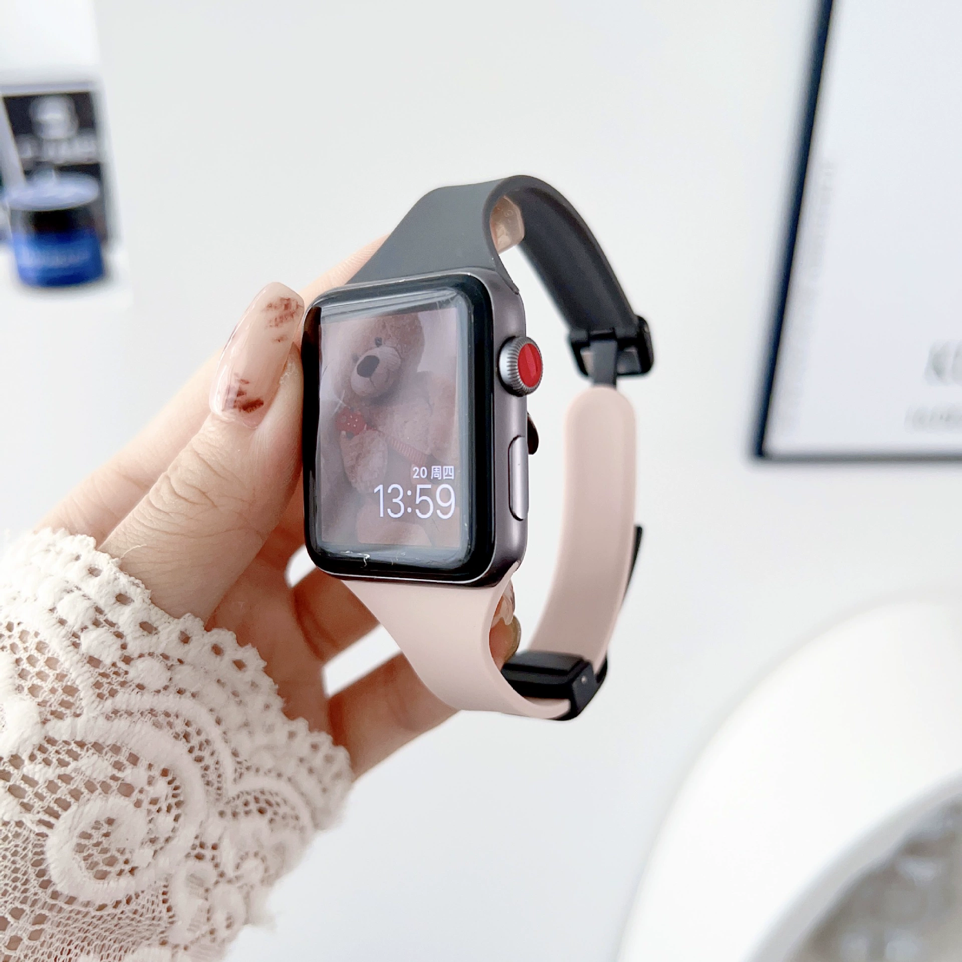 Подходящие AppleWatch силиконовые складные магнитные браслеты Apple Apple Ribba S7/S8 маленькая талия цветной ремешок