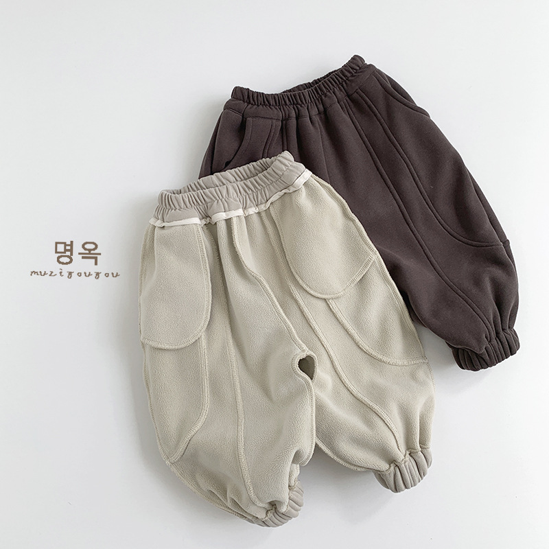 Pantalones deportivos de invierno 2026 para niños y niñas, forrados de vellón, cálidos e informales, ropa gruesa para niños pequeños, estilo coreano de moda.