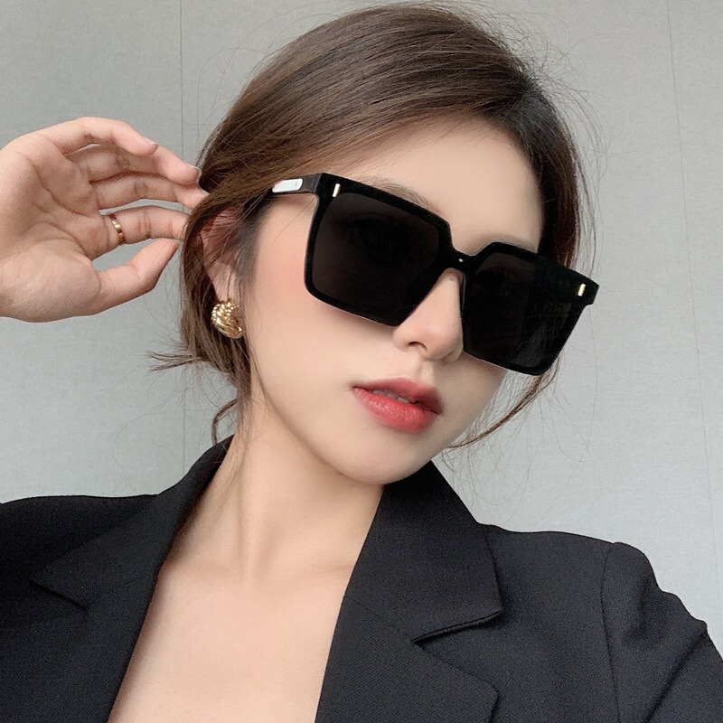 Fashionable and Trendy Rice Nail Sunglasses, Anti-Uv, Men's and Women's Couple Glasses, Personalized One-Piece Large Frame Square Frame Sunglasses Fashionable and Trendy Rice Nail Sunglasses, Anti-Uv, Men's and Women's Couple Glasses, Personalized One-Piece Large Frame Square Frame Sunglasses