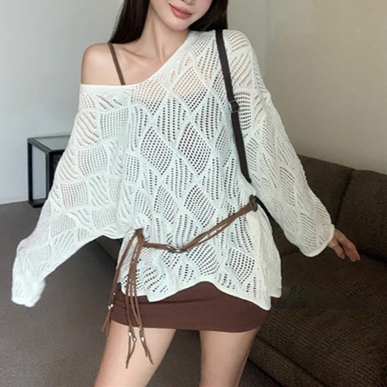 Summer New Hot Girl Hollow Sweater Women's Lazy Design Off-Shoulder Top Loose Sun Protection Knitted Women's Clothing