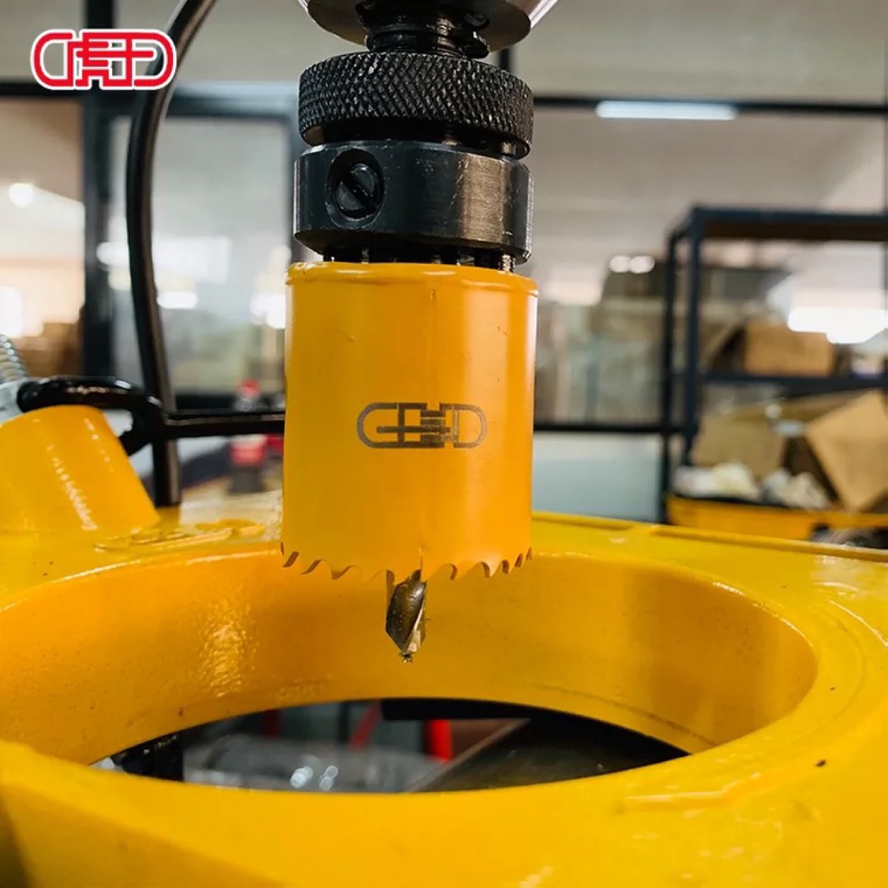 Tiger King Electric Hydraulic Hole Puncher 2