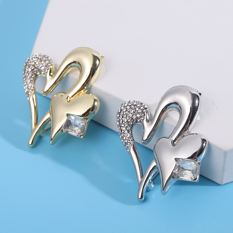 13g Weight Brooches Classification Holiday, Daily, Selfie Occasion Alloy Material Heart Shape Pattern Women's Gender Lady Style Lady Pin Heart Shape Alloy Women's Brooches 3