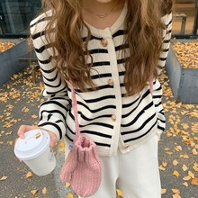 条纹撞色针织开衫女早秋新款小众设计感法式复古圆领宽松毛衣外套