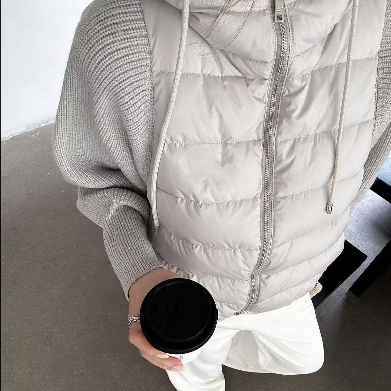 2025 invierno nuevo hombre pequeño casual de algodón con capuzas coreana abrigo corto falso de dos piezas de algodón de manga de empalme