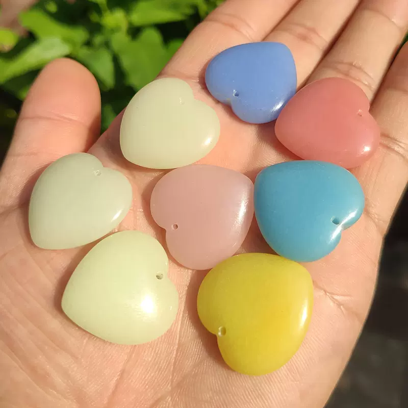 彩色夜光石桃心吊坠会发光的石头饰品刻字材质配件荧光石爱心