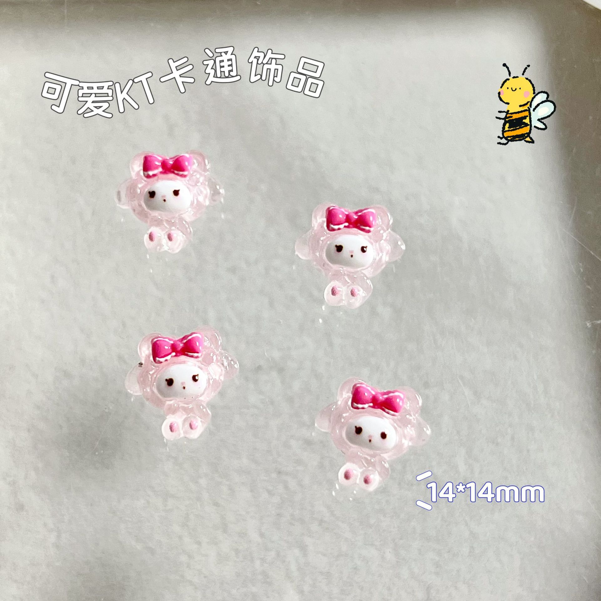 新商品のキティキャットの三麗鴎のネイルアクセサリーのネットの赤い爆発の樹脂のかわいいkt猫は甲を着て飾ります。