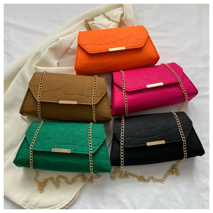 Women's Small Felt Solid Color Classic Style Square Magnetic Buckle Shoulder Bag display picture 3