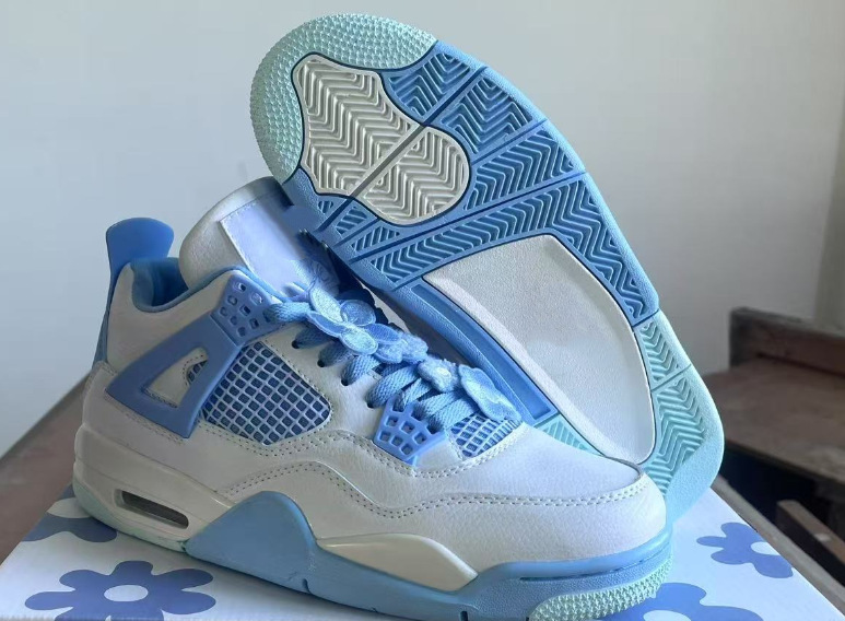 aj4 풍부한 보물 파란색과 흰색 나비