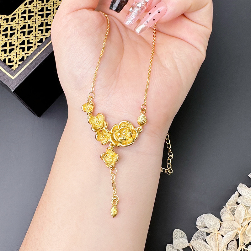 Catena con nappa di fiori color oro sabbia negozio d'oro con decorazione per matrimonio gioielli collana con nappa di rosa_voghion.com