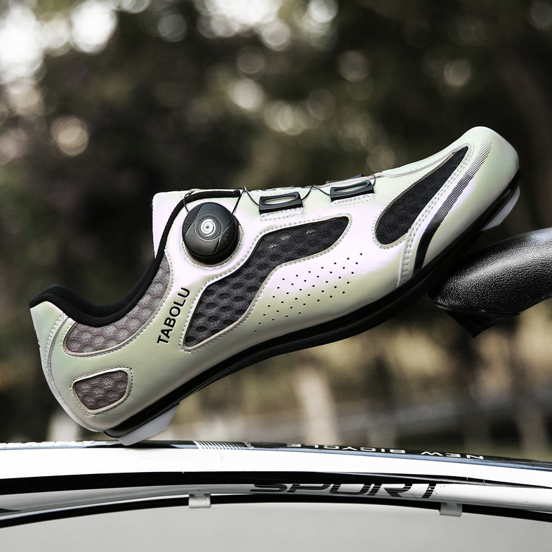 New lockless cycling shoes men's road bike bike shoes mountain bike lock shoes hard bottom booster pull summer mesh New lockless cycling shoes men's road bike bike shoes mountain bike lock shoes hard bottom booster pull summer mesh
