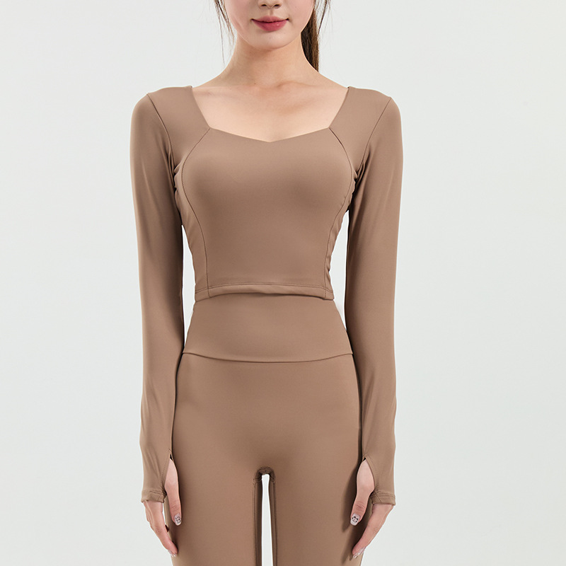 темно-коричневый