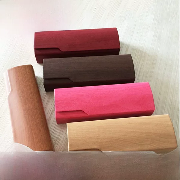 Manufacturer Wholesale In-Stock Fashionable Handmade Square High-End Pressure-Resistant Wood Grain Glasses Case with Printed Text