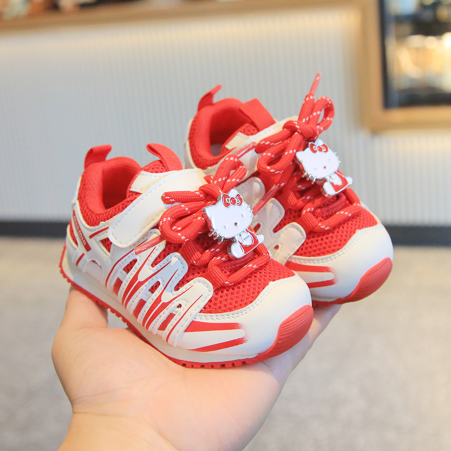 Zapatos para bebés primavera y otoño nuevos zapatos deportivos transpirables de primavera para niños de 1 a 3 años de edad zapatos de paso ligeros antideslizantes