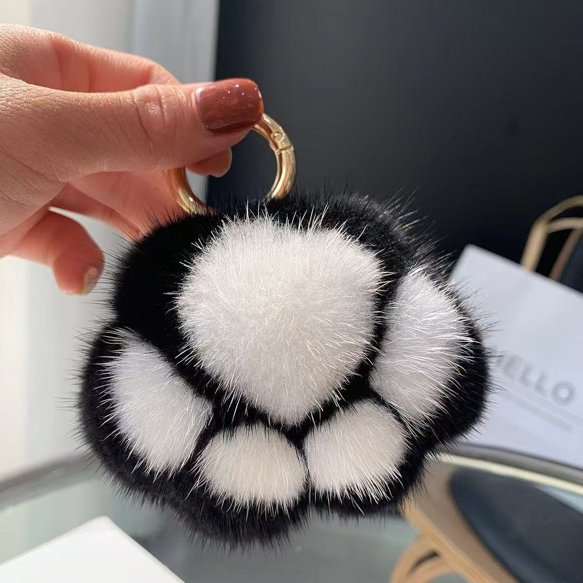 Colgante de bolso de garra de gato de pelo de visón de imitación lindo transfronterizo llavero creativo regalo de pareja colgante de muñeca todo fósforo