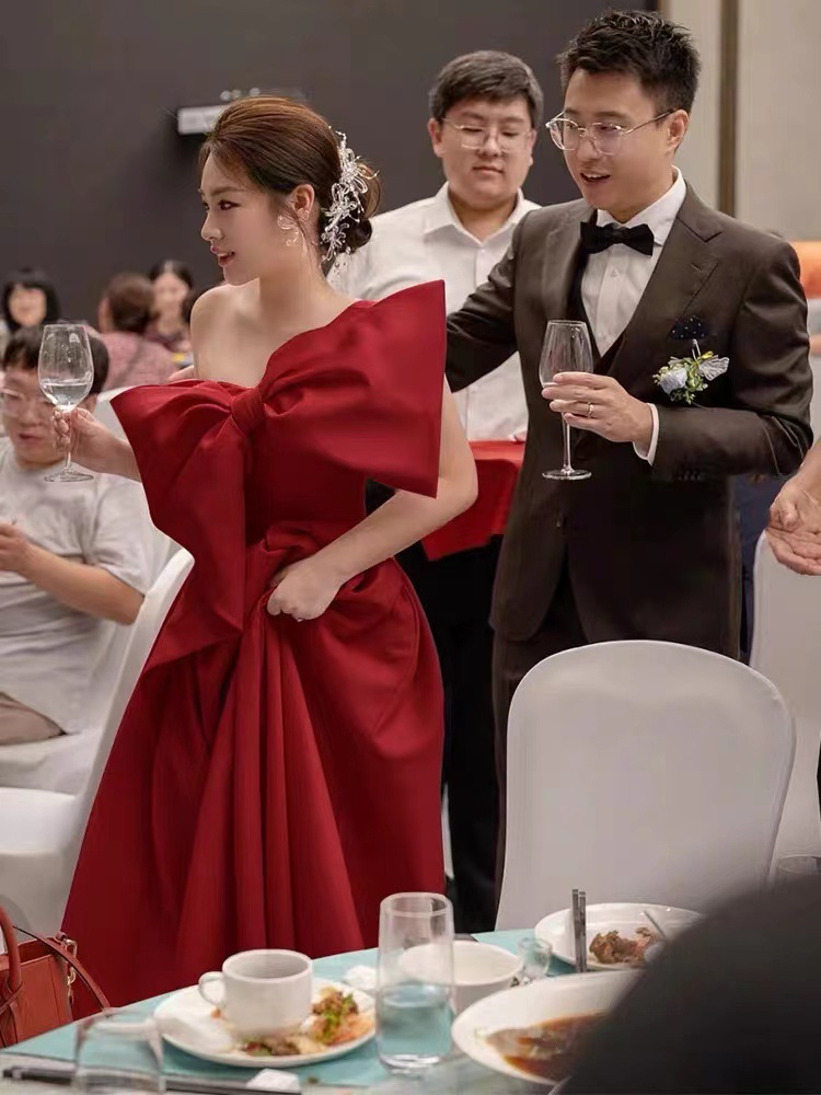 Vestido de noche rosa para mujer, nuevo estilo 2026, de satén para banquete, con lazo grande, de un solo hombro, para anfitriona, cumpleaños, compromiso, boda, brindis image 7