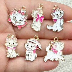 漫画メアリー猫かわいい猫合金キーホルダークロスボーダー完成品小さなペンダント手作りミニ金属アクセサリー