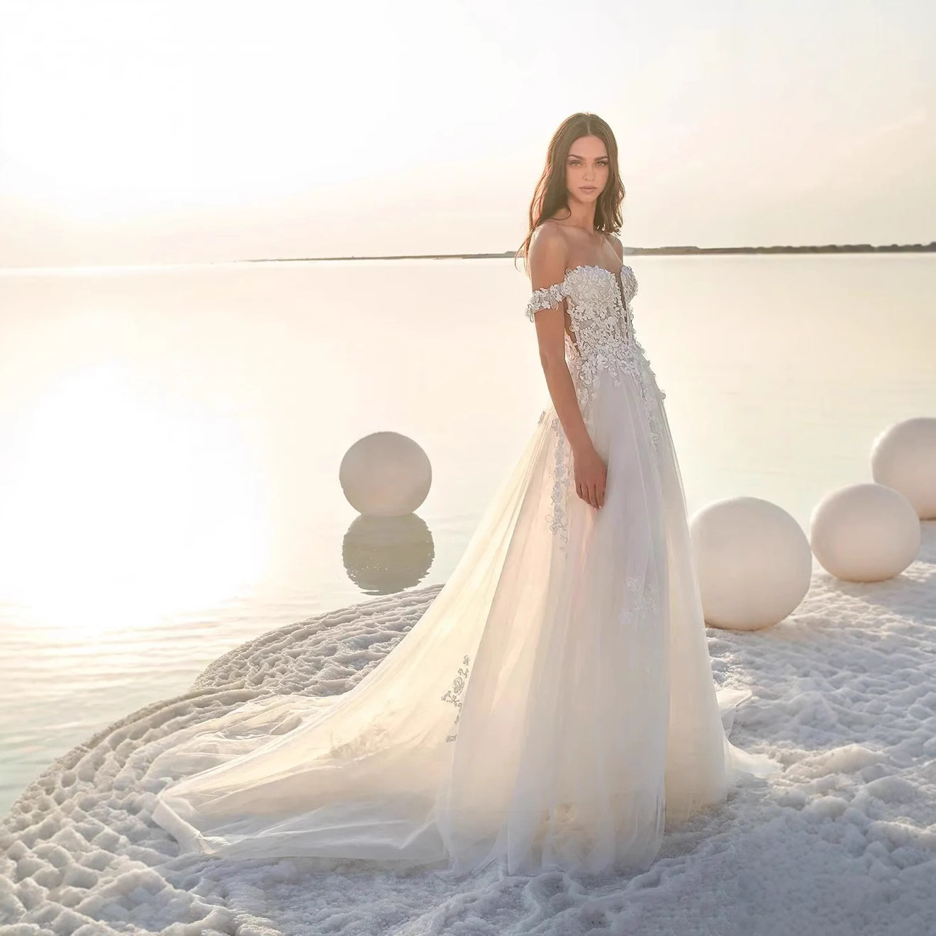 New Style Slimming Lace Long Sleeved Backless Wedding Dress Sheer Mesh Short Train For Travel Photography Women's Clothing_ecoleips.com