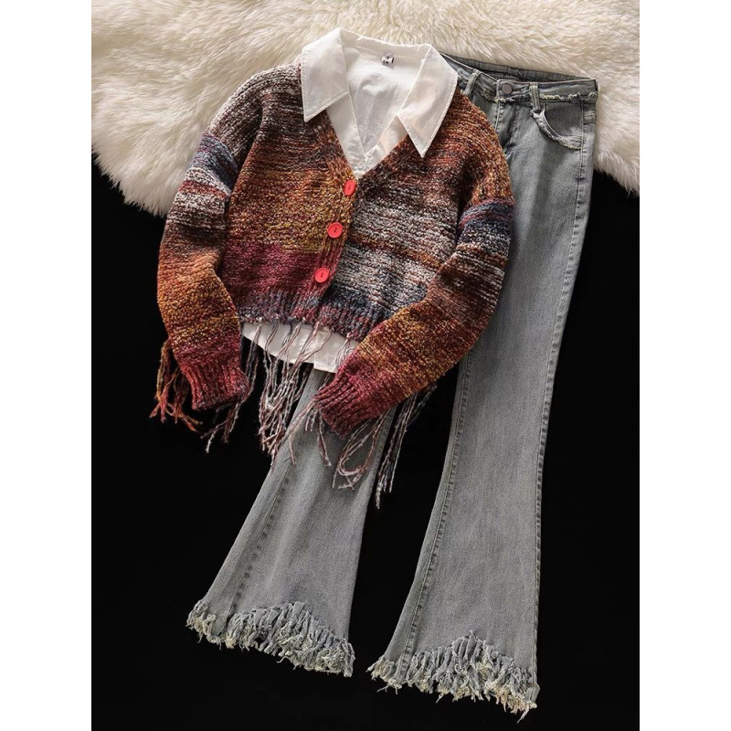 Korean-style sweet and spicy style set: designed cardigan with collar, short knit sweater, cropped shirt, flared jeans three-piece set