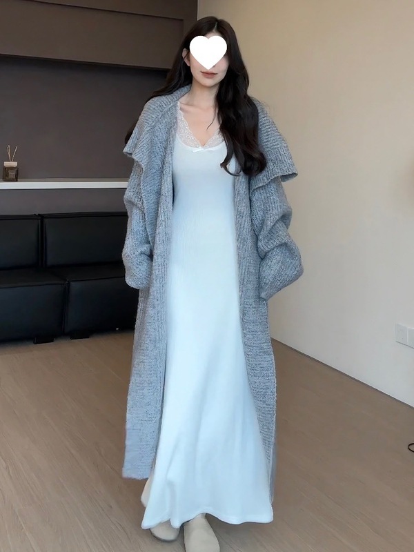 秋季长袖针织连衣裙长款法式气质显瘦修身设计感新款收腰显瘦长裙|undefined