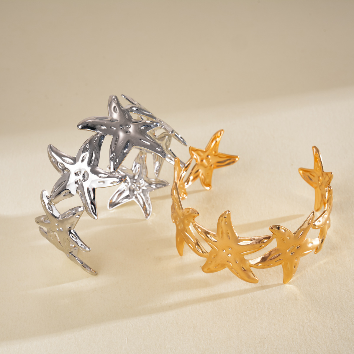 Europa y los Estados Unidos transfronterizos metales estrellas abiertas pulseras de estilo vacacional mar pulseras de moda nicho alta sensación de joyería versátil