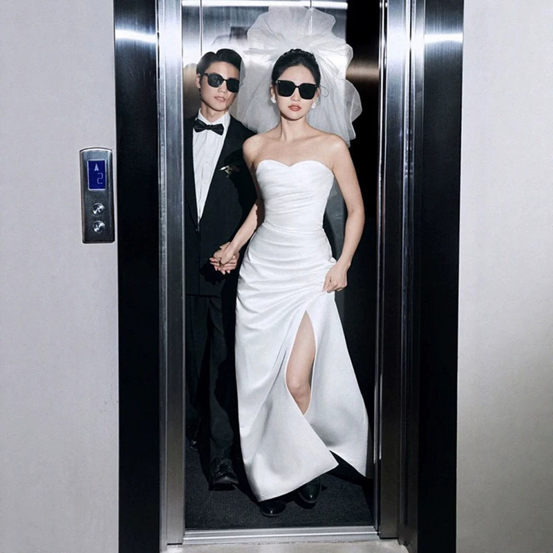 Cross-Border Strapless White Light Wedding Dress, Slim Fit, Simple French Retro Satin Slit Gown, Elegant for Travel Photography