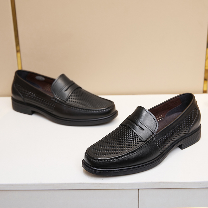Leather hollow breathable men's business casual leather shoes cover foot punching professional men's shoes_voghion.com