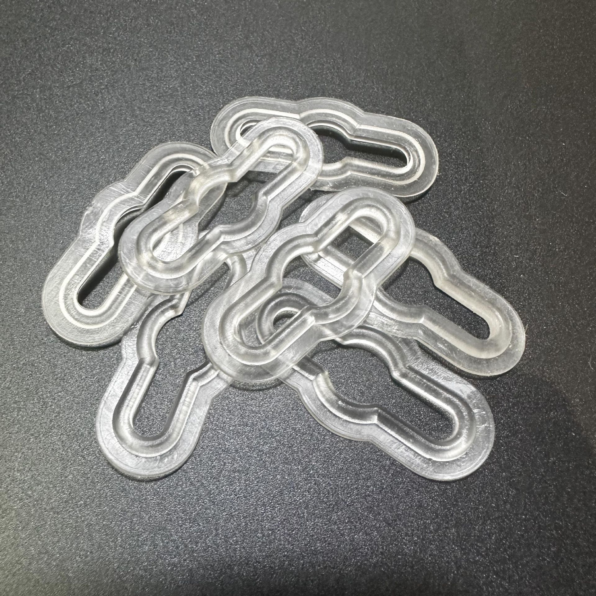 气眼扣鸡眼扣塑胶蝴蝶扣飞机孔厂家批发PVC烫片高周波电压垫片