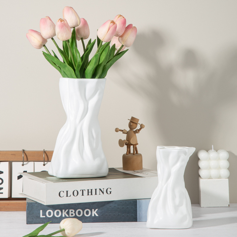 Factory wholesale creative white embryo imitation ceramic plastic vase flower flower arrangement desktop decorative vase can store water