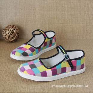 �ϱ���ǧ�ӵ�ܛ�ֹ���Ь�r��͸��һ�ֿێ����e����ɢŮʿ�W����Ь