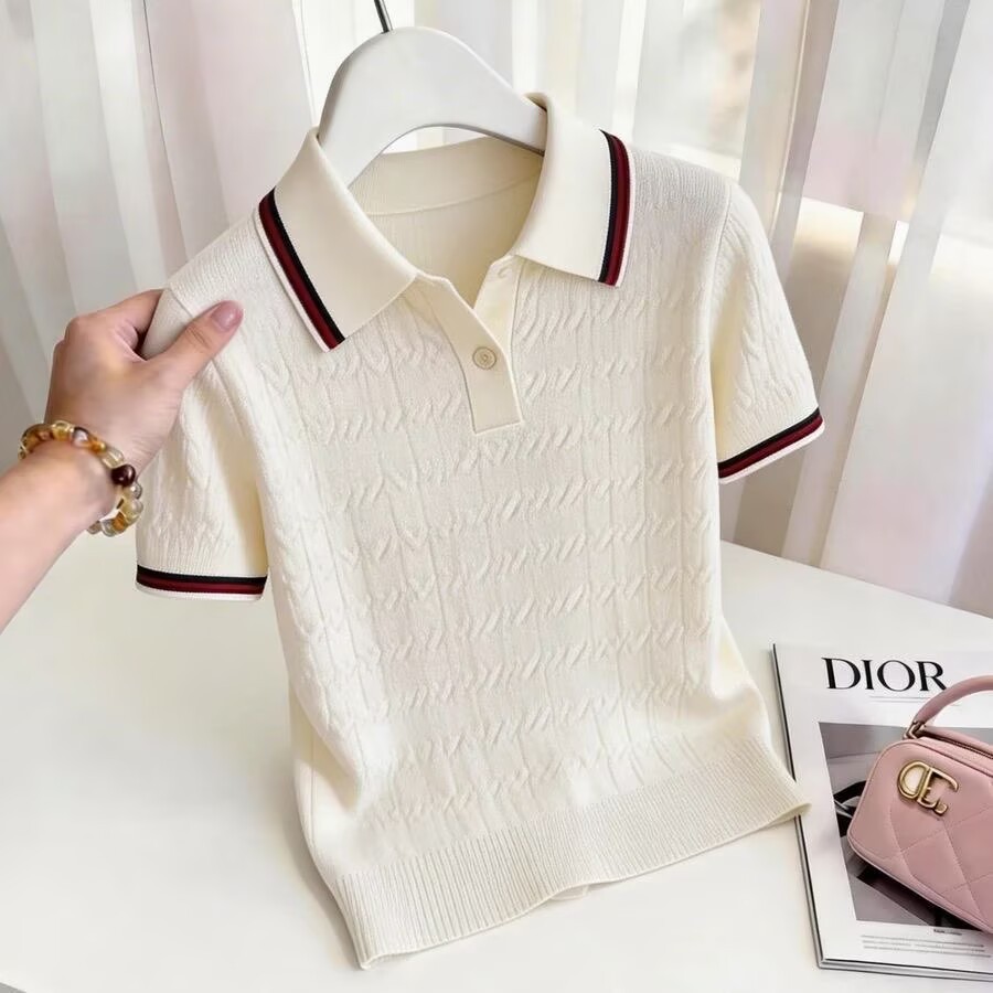 Áo thun ngắn tay cổ lật phối màu, dệt kim nhẹ, form ôm nhẹ — trắng chi tiết 1