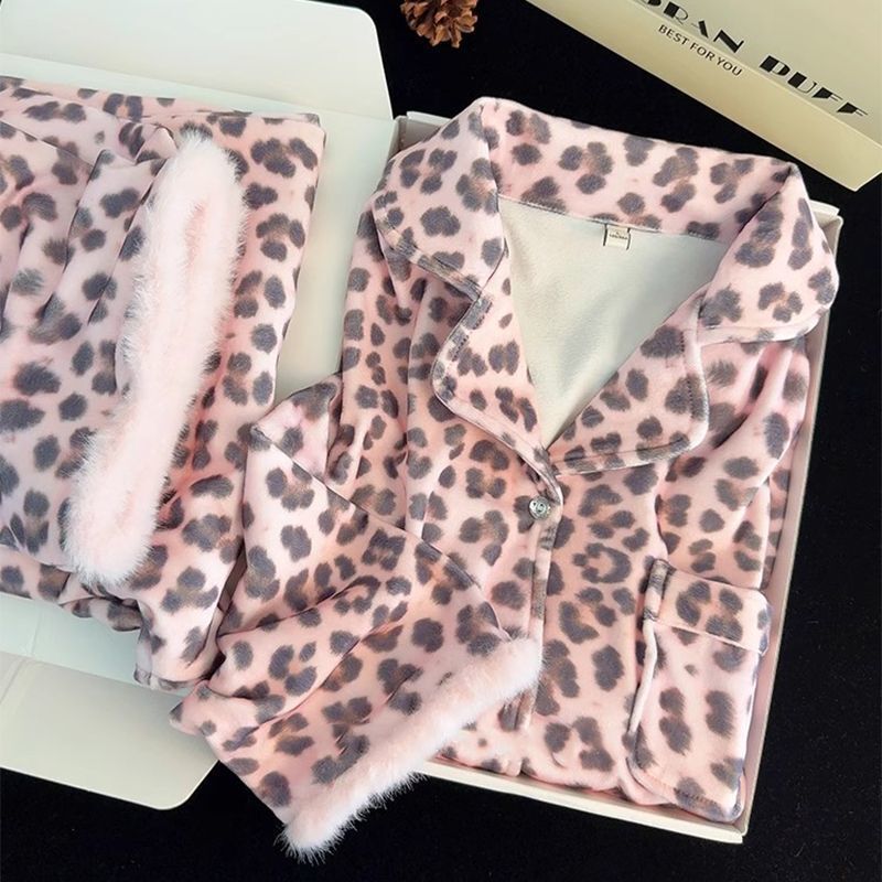 2025 New Autumn and Winter Island Velvet Pajamas for Women, Leopard Print Feather Suit, Fashionable and Wearable Double-Sided Velvet Home Clothes