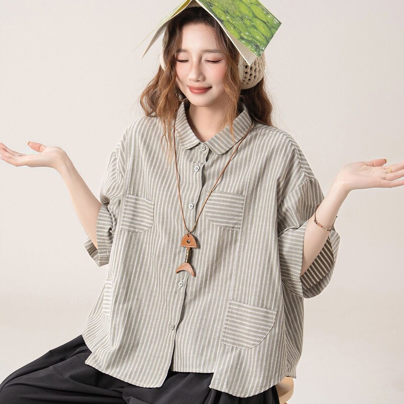 Plus-Size Japanese-Style Green Striped Short-Sleeve Shirt for Women, New Summer Style, Loose Fit, Slimming, Relaxed Feel, Tummy-Covering Top