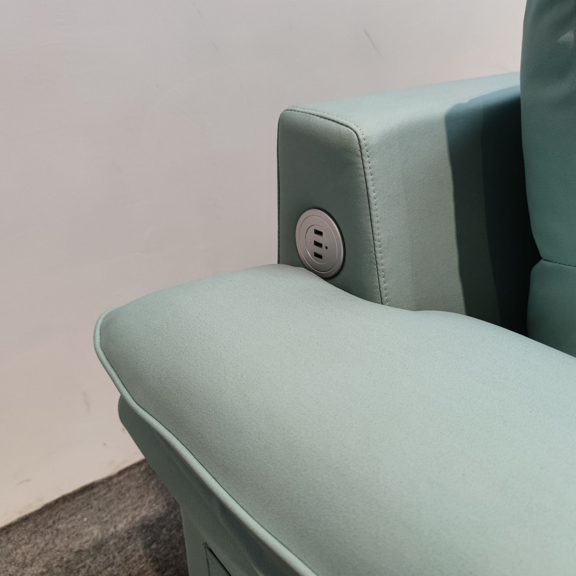 Salón de estar almacenamiento multifuncional sofá plegable cama sin lavar tela de tecnología de interfaz USB combinación de sofá VIP