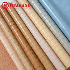 厂家供应1mm油蜡箱包手袋礼品皮料耐刮pvc压纹鳄鱼纹皮革面料温州