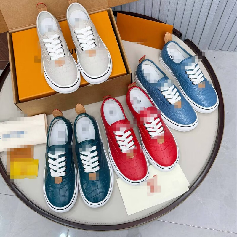 High-end 2026 new model genuine leather thick-soled crocodile pattern casual sports sneakers, lace-up, versatile and comfortable sports shoes