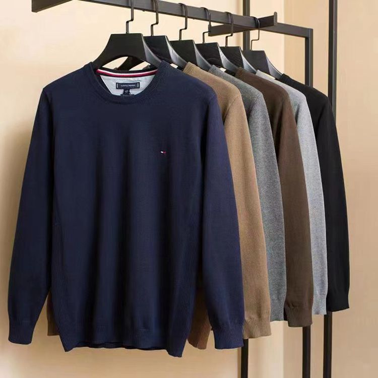 In stock autumn and winter Tommy men's solid color round neck pullover embroidered loose sweater bottoming sweater 1 In stock autumn and winter Tommy men's solid color round neck pullover embroidered loose sweater bottoming sweater 1
