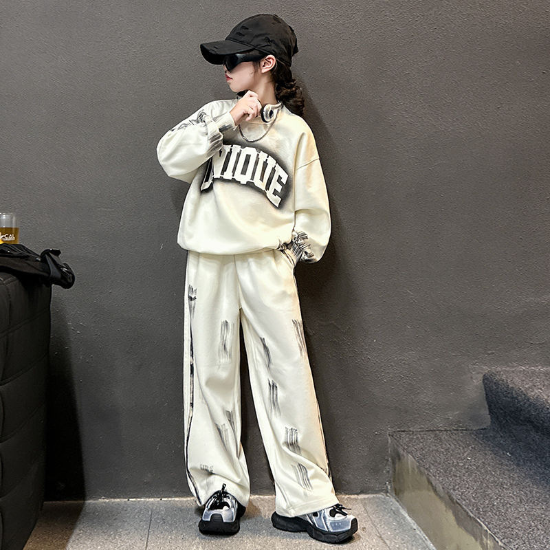 Traje deportivo para niñas 2024 nueva ropa de otoño para niños estilo occidental moda casual traje de dos piezas primavera y otoño niñas celebridades de Internet