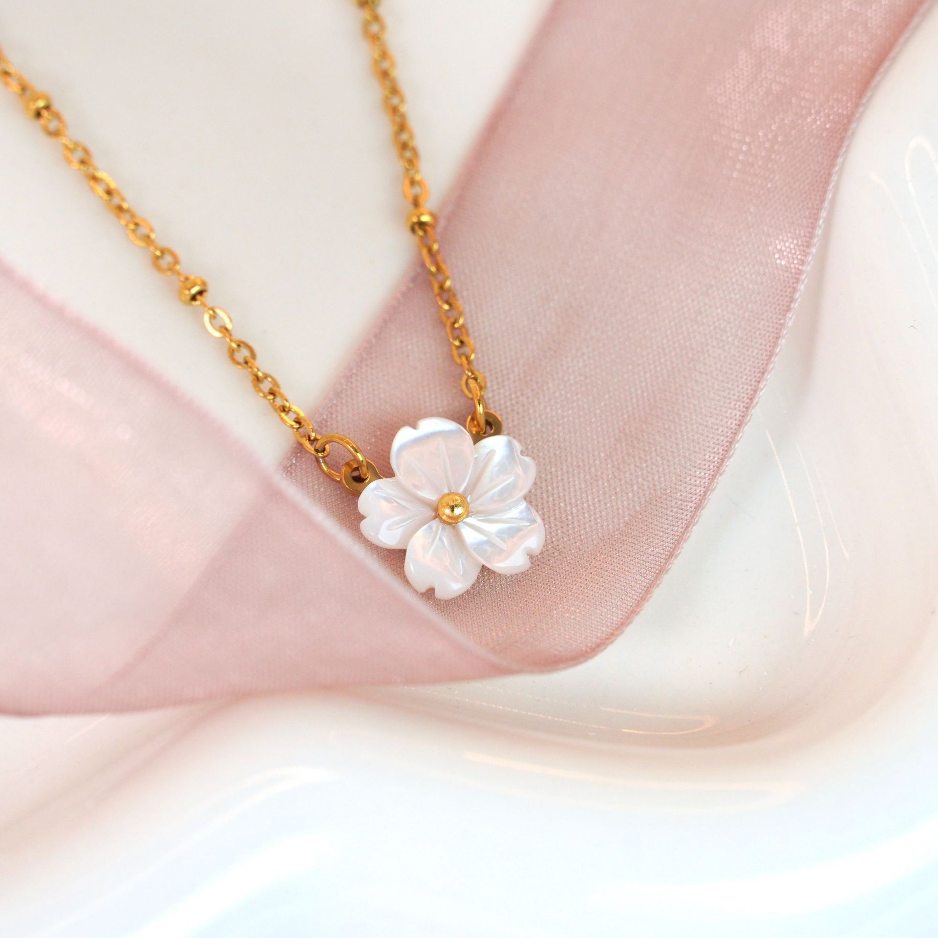 Holiday, Daily Occasion 304 Stainless Steel Flower Patchwork Pendant Necklace