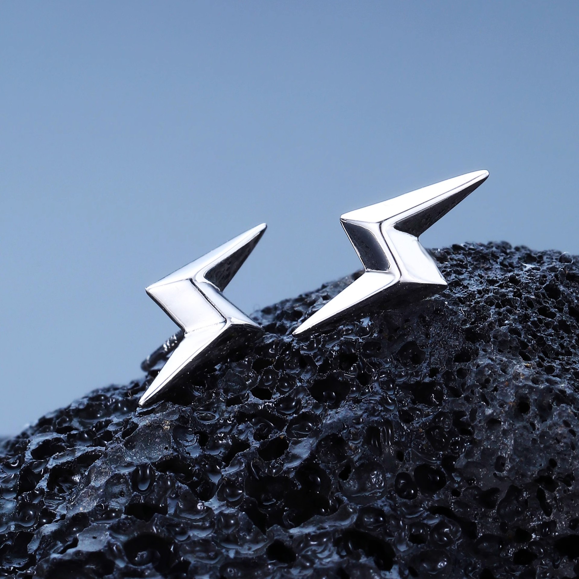 Cool Men’s Stud Earrings. Minimalist Street & Punk Style, Ideal For Casual, Party & Daily Wear. Made Of 316L Stainless Steel, Hypoallergenic, Nickel-_voghion.com
