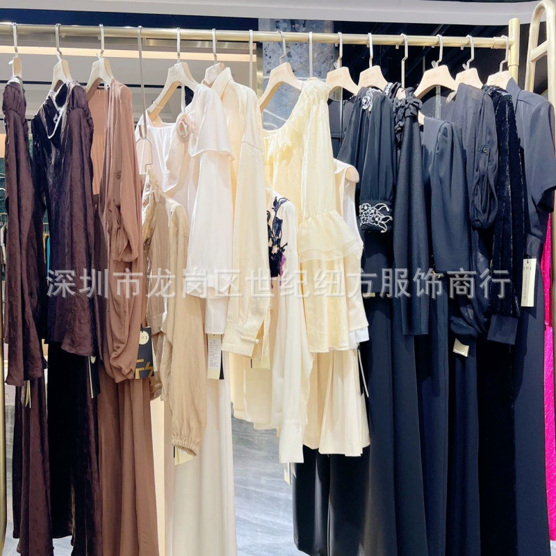 Van Light Luxury Brand Скидка Легкие роскошные платья, снятые с прилавка Женская одежда Оптовая продажа Физическая прямая трансляция Поставка из первых рук