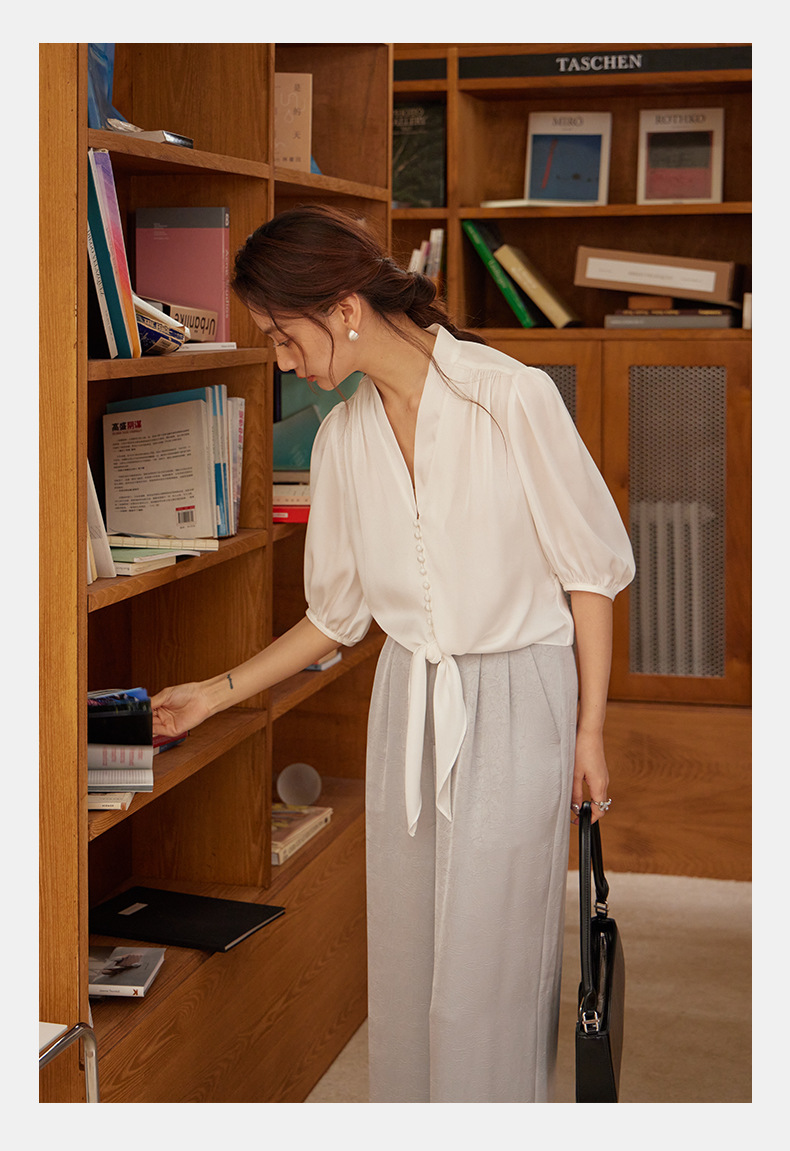 起范2024夏季新品法式知性优雅V领女士衬衫宽松显瘦缎面衬衣82911 pic 16