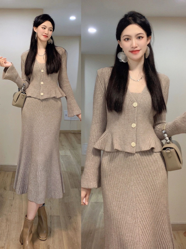 Chanel style knitted sling dress women's autumn and winter New gentle style elegant socialite sweater skirt two-piece suit