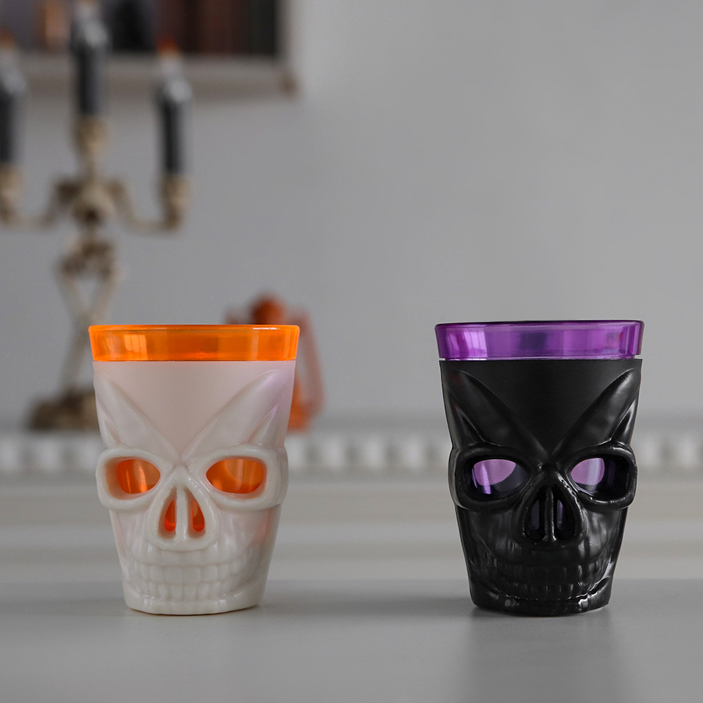 Nuevo Halloween luminoso copa de vino atmósfera diseño accesorios horror cráneo vino vidrio LED adornos de luz electrónica al por mayor
