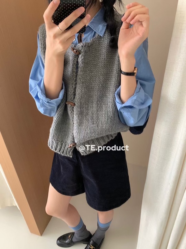 圆领粗毛线牛角扣针织开衫马甲女2025秋季软糯宽松叠穿毛衣背心潮|undefined
