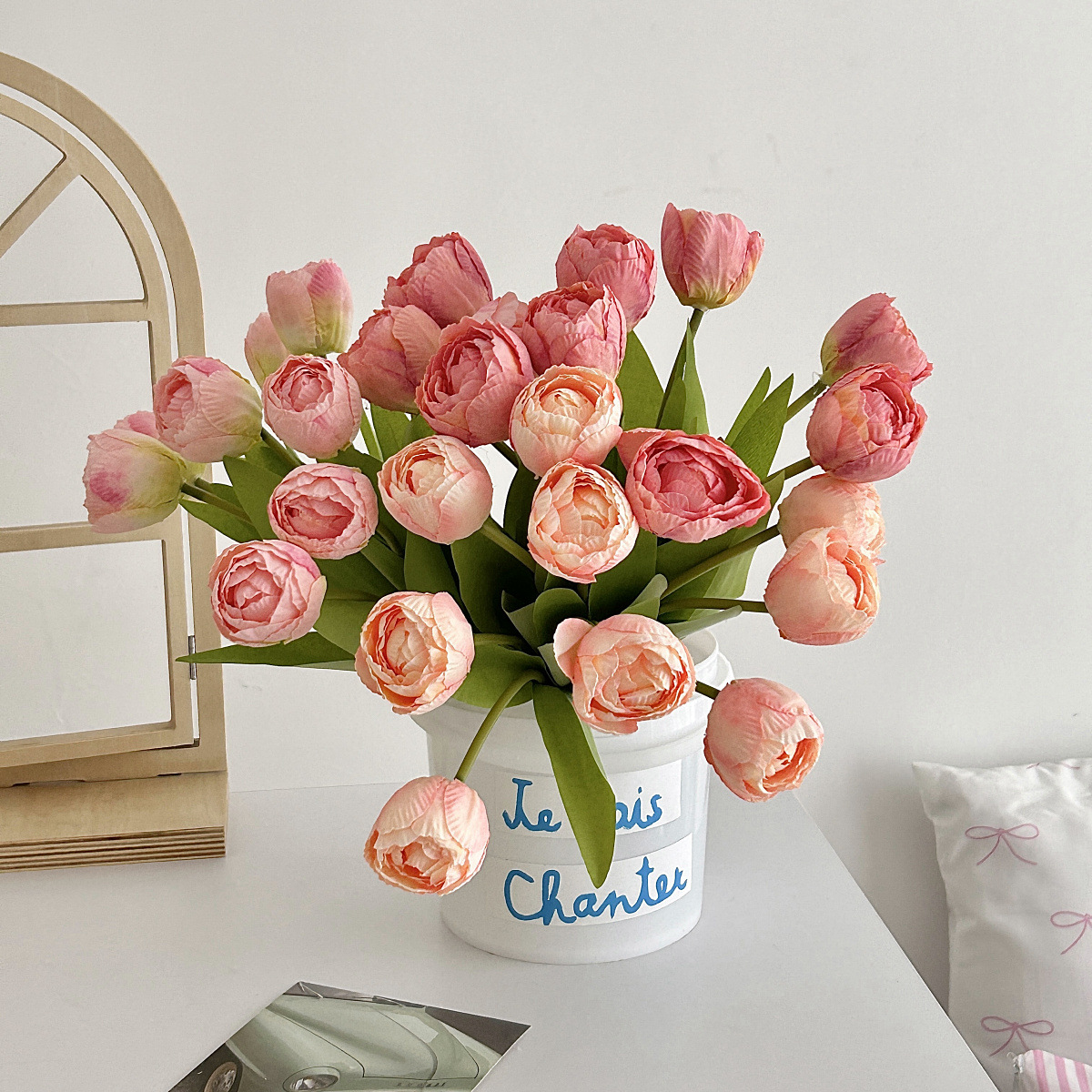 Tulipanes de cabeza larga simulación de flores de borde focal Tulipanes de mano ramo de flores decoración de la sala de estar en el hogar flores falsas accesorios de fotografía