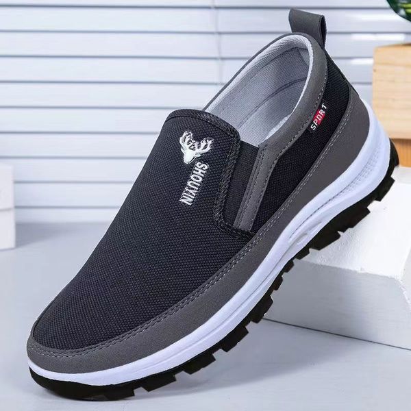 Beijing cloth slippers