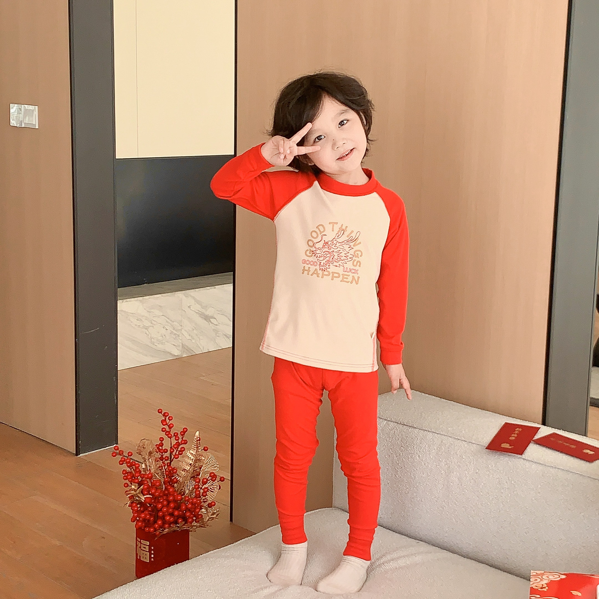 Año de nacimiento los niños terciopelo traje caliente del muchacho dragón rojo sin hueso ropa otoño pantalones largos Año Nuevo pijamas homewear