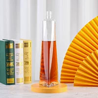 Полимерная крышка водка винная бутылка гетерогенного треугольного дна 750ml стеклянная бутылка красного вина пустая бутылка минеральной воды с крышкой